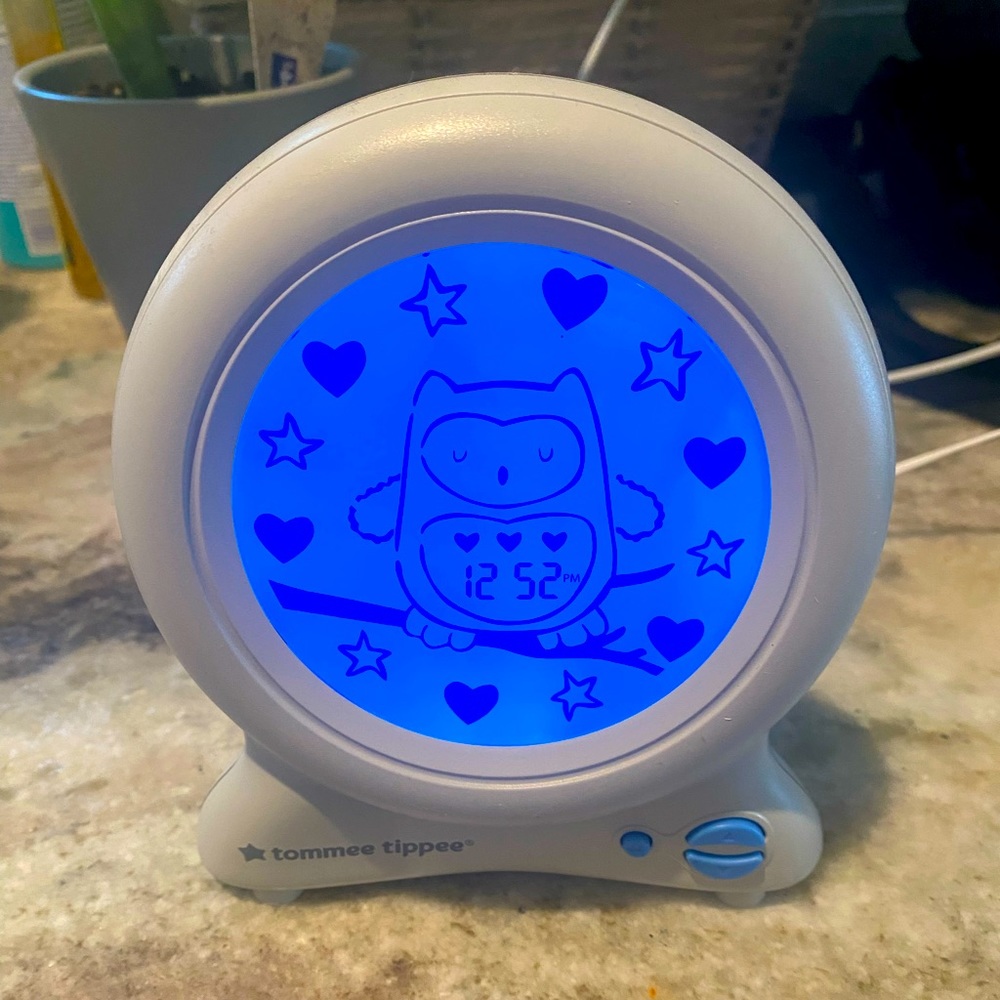 Toddler Sleep Training Clock (Tommee Tippee) GroClock
